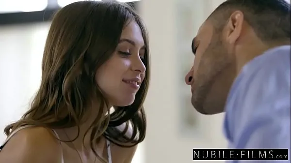 Segarkan NubileFilms - Girlfriend Cheats And Squirts On Cock Filem saya