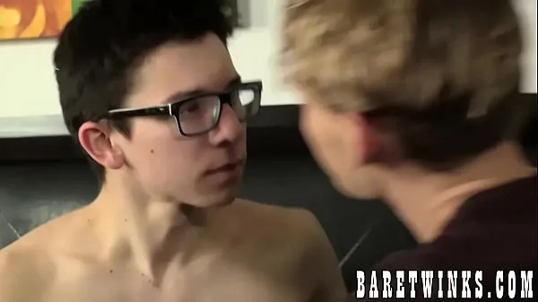 Fräscha Nerdy young twink blasts a load out while riding raw cock mina filmer