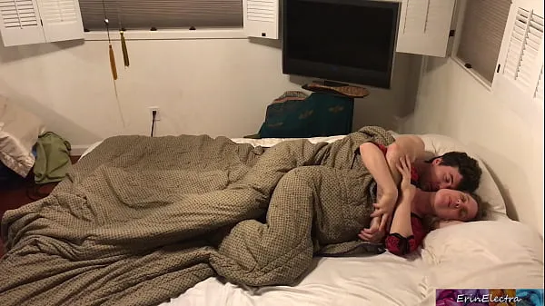 Tuoreet Stepmom shares bed with stepson - Erin Electra elokuvistani