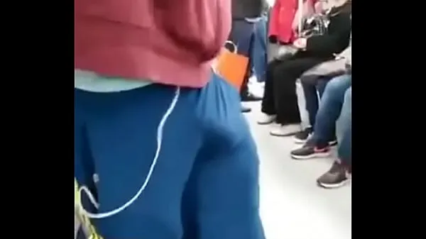 Segarkan Male bulge in the subway - my God, what a dick Filem saya