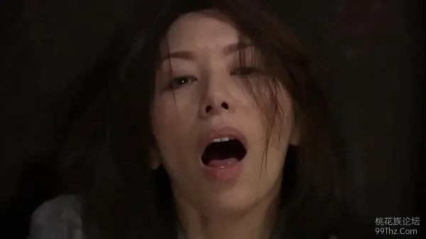 Frische Japanese wife masturbating when catching two strangersmeine Filme