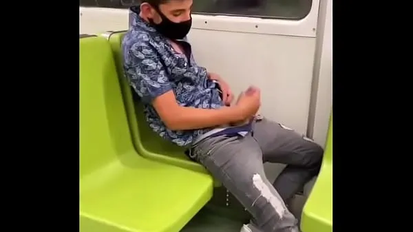 Sveži Mask jacking off in the subway moji filmi
