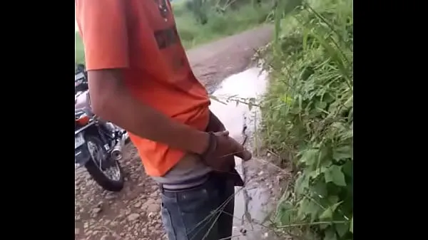 piss in the bush