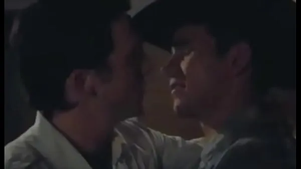 Frische Gay Kiss aus Movie Is It Just Me zwischen den Schauspielern Nicholas Downs und David Lorenmeine Filme