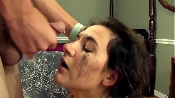 Frische Mädchen Gesicht gefickt und Gesicht mit Running Make-upmeine Filme