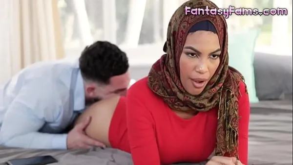 Frisk Fucking Muslim Converted Stepsister With Her Hijab On - Maya Farrell, Peter Green - Family Strokes mine film