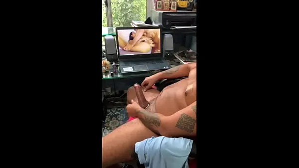 Novidades Watching porn while edging my cock with big cumshotmeus filmes