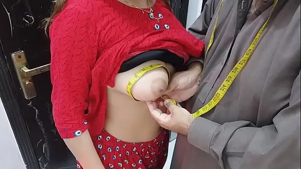 최신 Desi indian Village Wife,s Ass Hole Fucked By Tailor In Exchange Of Her Clothes Stitching Charges Very Hot Clear Hindi Voice 내 영화