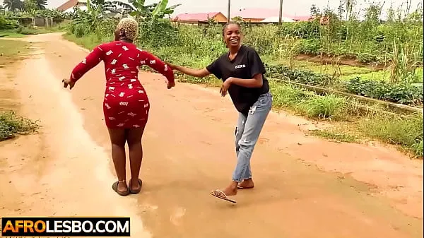Yeni Amateur busty African lesbians Fresh and Trisha dance ending in hot sexFilmlerim