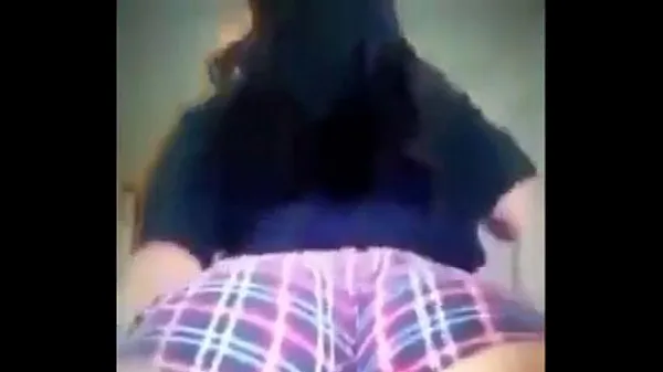 Sveži Thick white girl twerking moji filmi